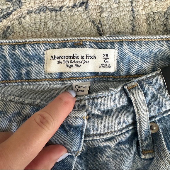 Curve Love High Rise 90s Relaxed Jean NWT - Picture 12 of 15